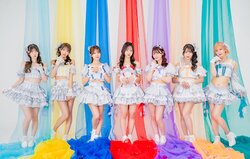 虹色の飛行少女